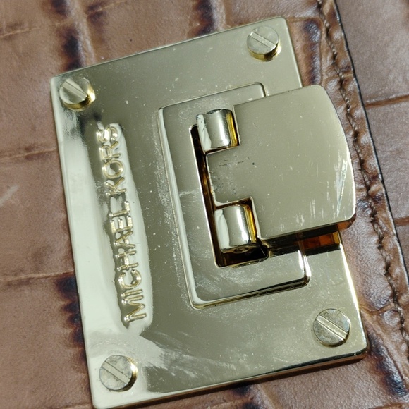 NWT Michael Kors Astrid Walnut XL Genuine Leather Clutch W Chain Strap - Picture 11 of 12